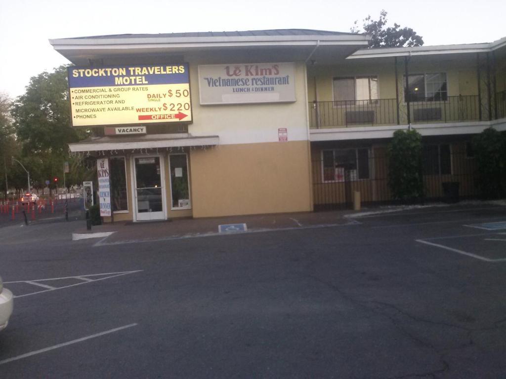 Stockton Travelers Motel Exterior photo