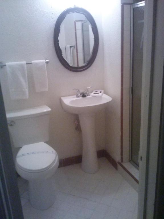 Stockton Travelers Motel Room photo